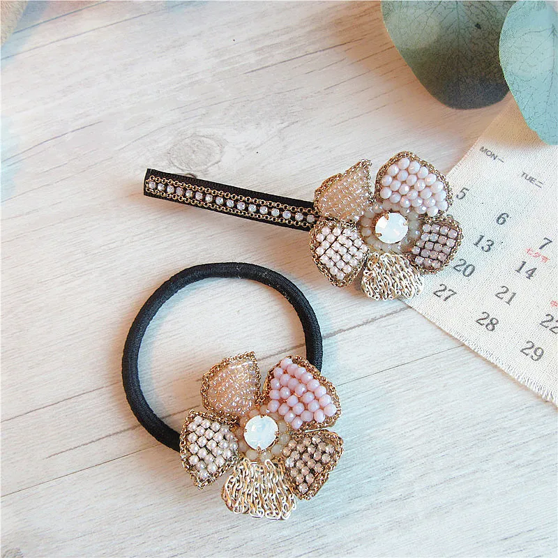 Female Korean Exquisite Luxury Crystal Rhinestones Imitation Pearl Flower Hairpin Hair Rope Temperament Girl Women's Jewelry
Female Korean Exquisite Luxury Crystal Rhinestones Imitation Pearl Flower Hairpin Hair Rope Temperament Girl Women's Jewelry