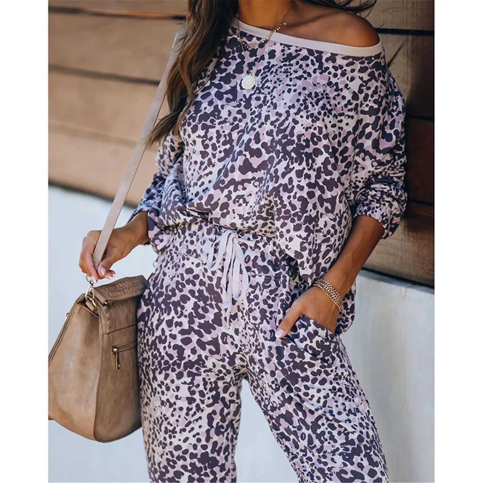 Fashion Ladies Long Sleeve Round Neck Top Leopard Print Ladies Casual Suit Fashion Ladies Suit 2022 Long Ropa De Mujer
Fashion Ladies Long Sleeve Round Neck Top Leopard Print Ladies Casual Suit Fashion Ladies Suit 2022 Long Ropa De Mujer