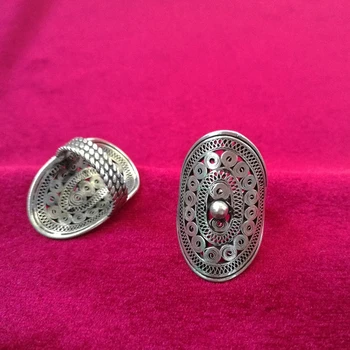 GUIZHOU HMONG JEWELRY ETHNIC STYLE HANDMADE MIAO SILVER RING RING OVAL LARGE BRONZE DRUM RING
GUIZHOU HMONG JEWELRY ETHNIC STYLE HANDMADE MIAO SILVER RING RING OVAL LARGE BRONZE DRUM RING