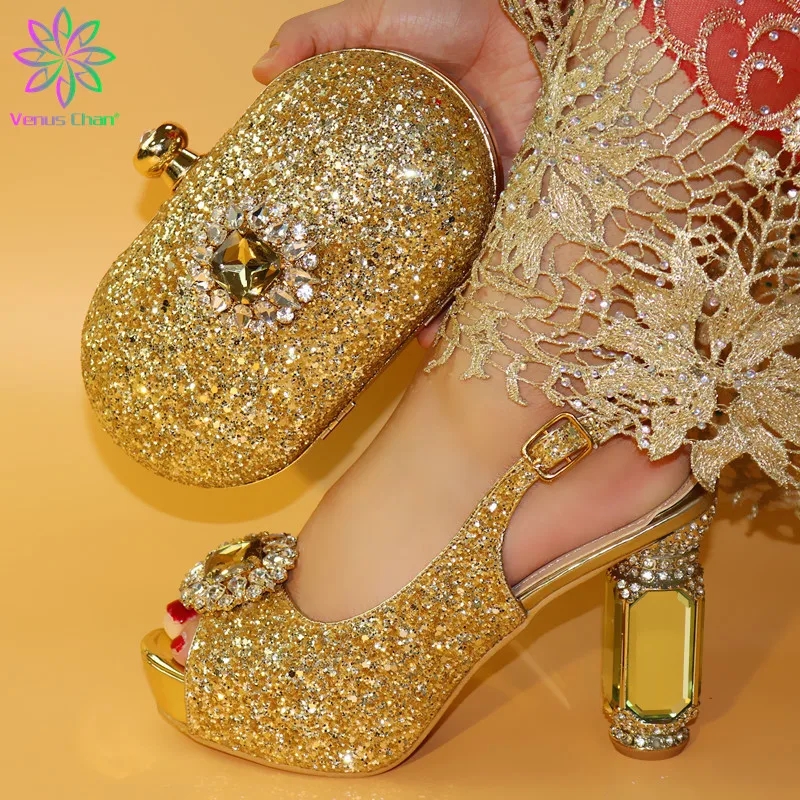 New Fashion Rhinestone Party Shoes And Bag Set For Women African Style Gold Shoes And Bag Set For Party Free Shipping
New Fashion Rhinestone Party Shoes And Bag Set For Women African Style Gold Shoes And Bag Set For Party Free Shipping
