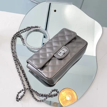 Simple Style Solid Color Small Bag 2020 New Fashion Chain Bag Simple and Practical One Shoulder Messenger Bag Luxury Banquet Bag
Simple Style Solid Color Small Bag 2020 New Fashion Chain Bag Simple and Practical One Shoulder Messenger Bag Luxury Banquet Bag
