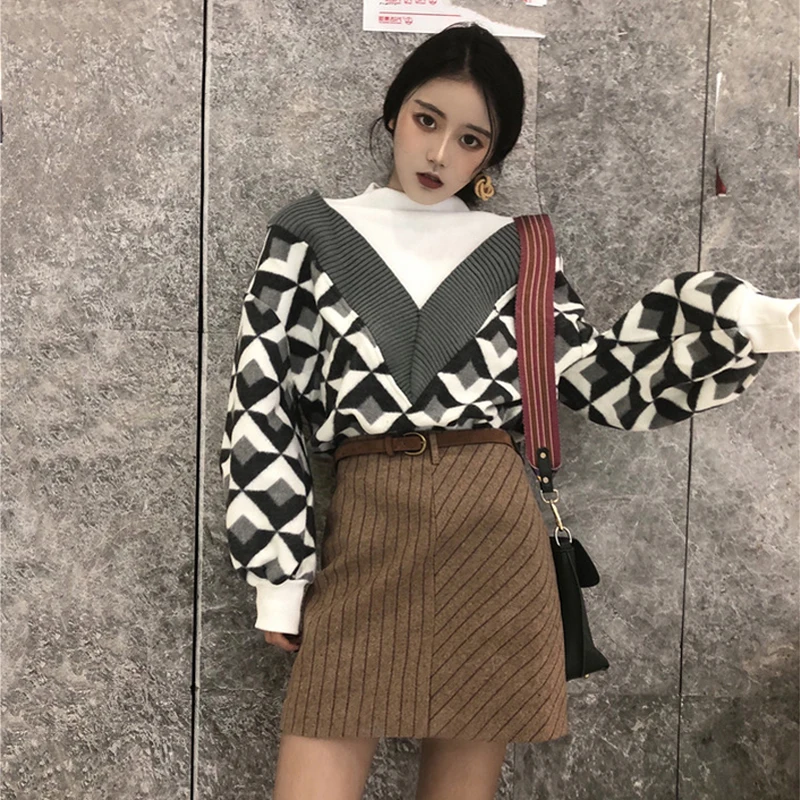 Spring and autumn small fresh Hong Kong flavor sweater with short skirt two-piece soft sister suit female winter fashion trend
Spring and autumn small fresh Hong Kong flavor sweater with short skirt two-piece soft sister suit female winter fashion trend