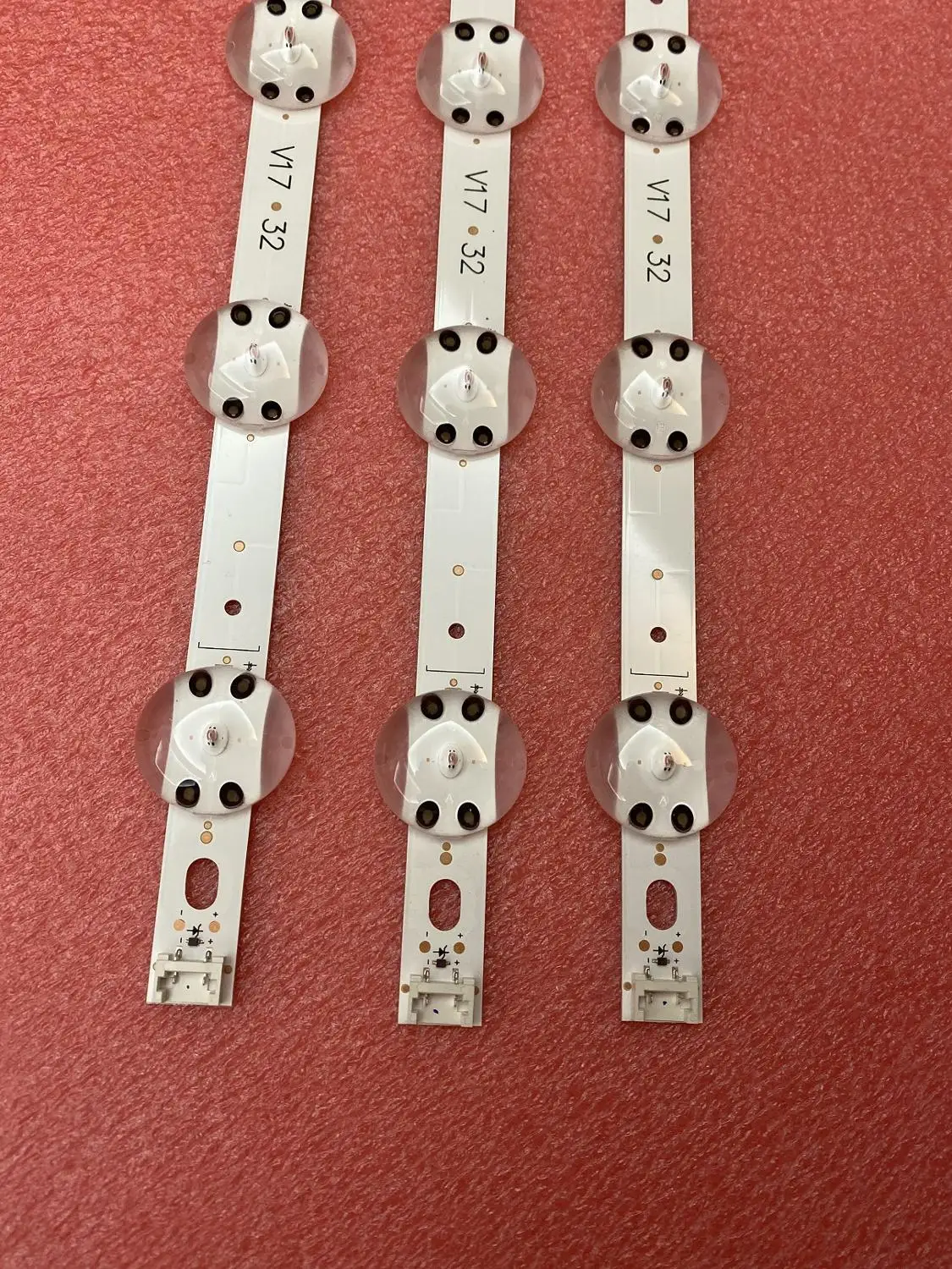 New 3 PCS*8LED LED backlight strip for LG 32LJ510V 32LJ510U HC320DXN-ABSL1-2143 LC320DXE (FK)(A2) 6916L-2855B 32 V17 ART3 2855
New 3 PCS*8LED LED backlight strip for LG 32LJ510V 32LJ510U HC320DXN-ABSL1-2143 LC320DXE (FK)(A2) 6916L-2855B 32 V17 ART3 2855