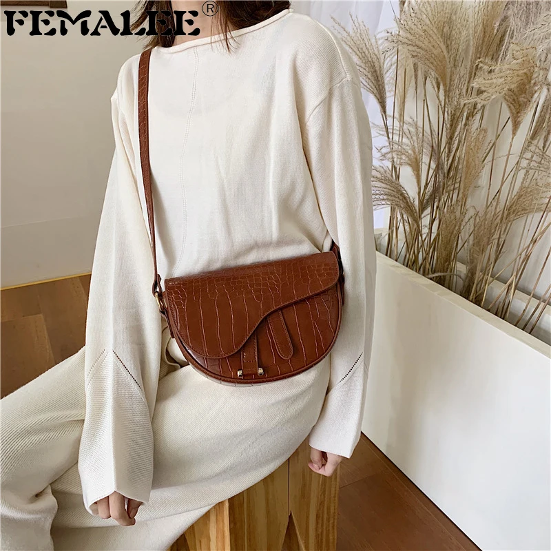 Retro Fall Winter Ladies Alligator Saddle Bag Designer Vintage Crocodile Handbags 2019 New Women Bags Small Girls Crossbody Bags
Retro Fall Winter Ladies Alligator Saddle Bag Designer Vintage Crocodile Handbags 2019 New Women Bags Small Girls Crossbody Bags