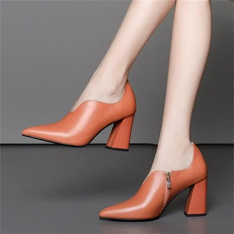 Female spring and autumn pointed high heels leather thick and single leather cowhide 8.5cm
Female spring and autumn pointed high heels leather thick and single leather cowhide 8.5cm