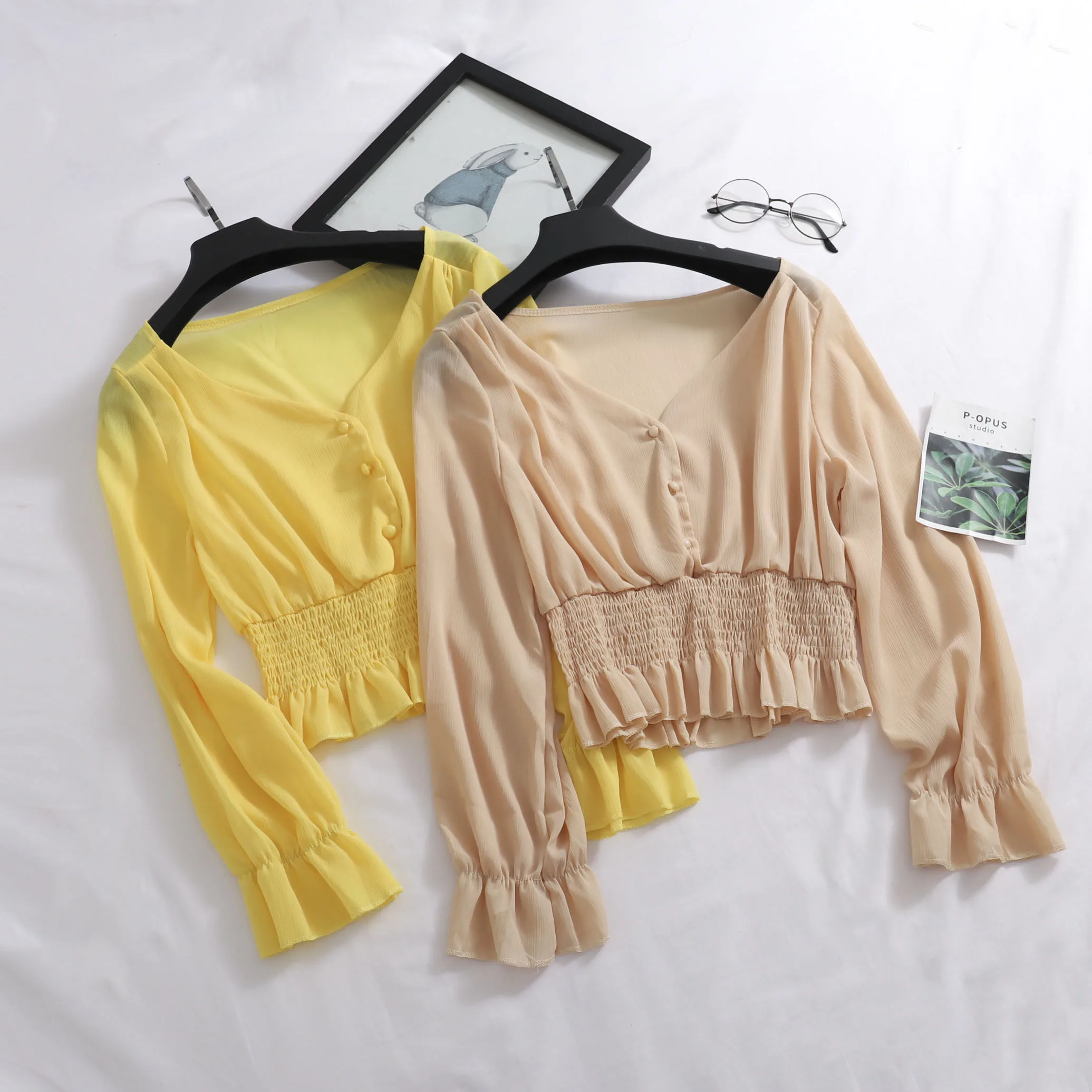 Elegant Women Summer V-neck Flare Sleeve Ruffles Button Shirt Vintage Short Elastic Slim High Waist Pullover Chiffon Blouse Tops 
Elegant Women Summer V-neck Flare Sleeve Ruffles Button Shirt Vintage Short Elastic Slim High Waist Pullover Chiffon Blouse Tops