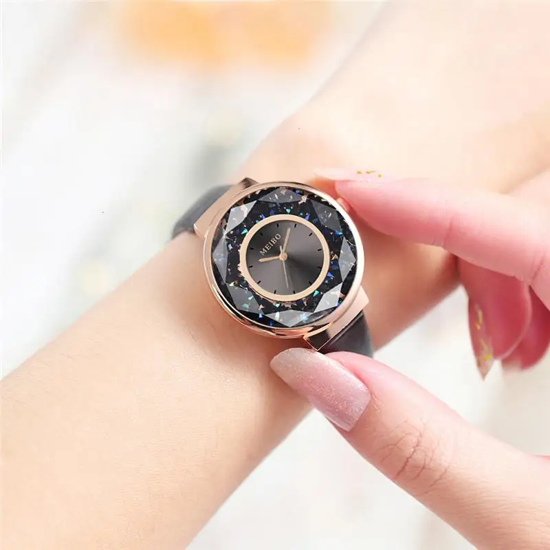 2020 Luxury Gem Cut Flower Mirror Women Watches Leather Band Rhinestones Quartz Wristwatch Female Diamond Watch Zegarek Damsk
2020 Luxury Gem Cut Flower Mirror Women Watches Leather Band Rhinestones Quartz Wristwatch Female Diamond Watch Zegarek Damsk