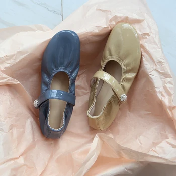 2020 Newest Women Flats Sexy Genuine Leather Ballet Shoes Woman Rivets Autumn Female Comfort Shoes Flats Shoes
2020 Newest Women Flats Sexy Genuine Leather Ballet Shoes Woman Rivets Autumn Female Comfort Shoes Flats Shoes