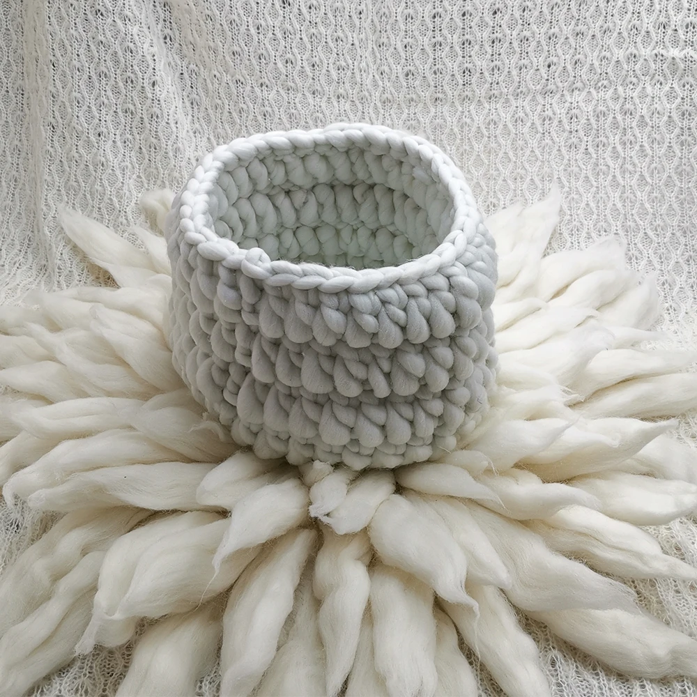 A Set 150x100cm Baby Posing Layer Backdrop+Knitted Basket+65cm 100% Wool Fluffy Baby blanket for Newborn Baby Photography Props 
A Set 150x100cm Baby Posing Layer Backdrop+Knitted Basket+65cm 100% Wool Fluffy Baby blanket for Newborn Baby Photography Props