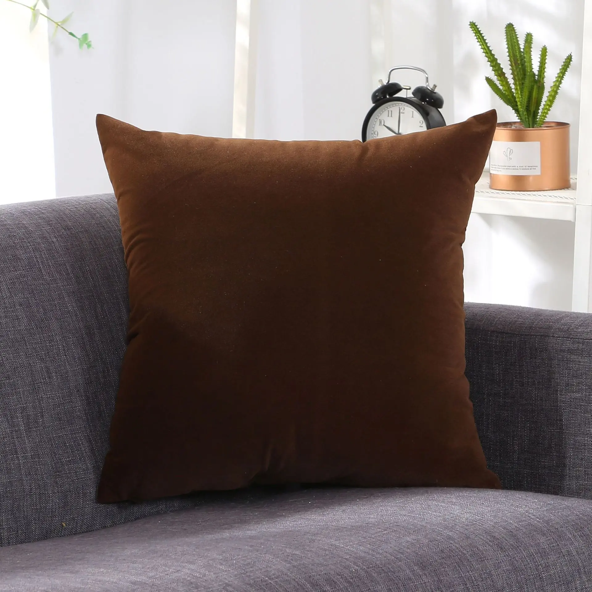 Comfortable Plush Throw Pillow Cases Decorative Solid Cushion Covers for Sofa Couch and Bed
Comfortable Plush Throw Pillow Cases Decorative Solid Cushion Covers for Sofa Couch and Bed