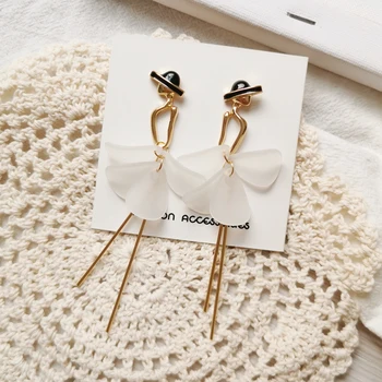 Fashion tassel pendant earrings Cute Romantic humanoid Acrylic long earrings minimalist style Dangle Earrings for women Jewelry
Fashion tassel pendant earrings Cute Romantic humanoid Acrylic long earrings minimalist style Dangle Earrings for women Jewelry