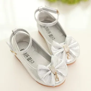 Korean version Girls Leather Shoes Autumn Bow Sandals 2020 New Children Shoes Soft bottom Princess Sweet Sandals For Girls 
Korean version Girls Leather Shoes Autumn Bow Sandals 2020 New Children Shoes Soft bottom Princess Sweet Sandals For Girls