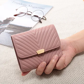 Fashion Popular V-pattern Short Women's Wallet 2020 New High Quality Genuine Leather Female Purse With Nice Hardware DDY05 
Fashion Popular V-pattern Short Women's Wallet 2020 New High Quality Genuine Leather Female Purse With Nice Hardware DDY05