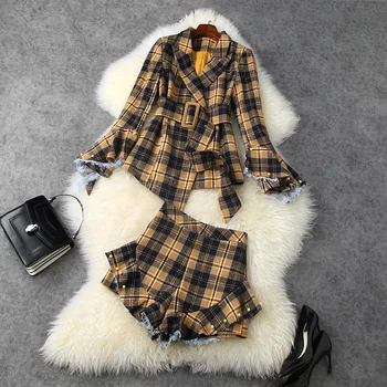 European and American women's wear 2020 winter new style Flared sleeve plaid coat shorts Fashionable woolen suit
European and American women's wear 2020 winter new style Flared sleeve plaid coat shorts Fashionable woolen suit