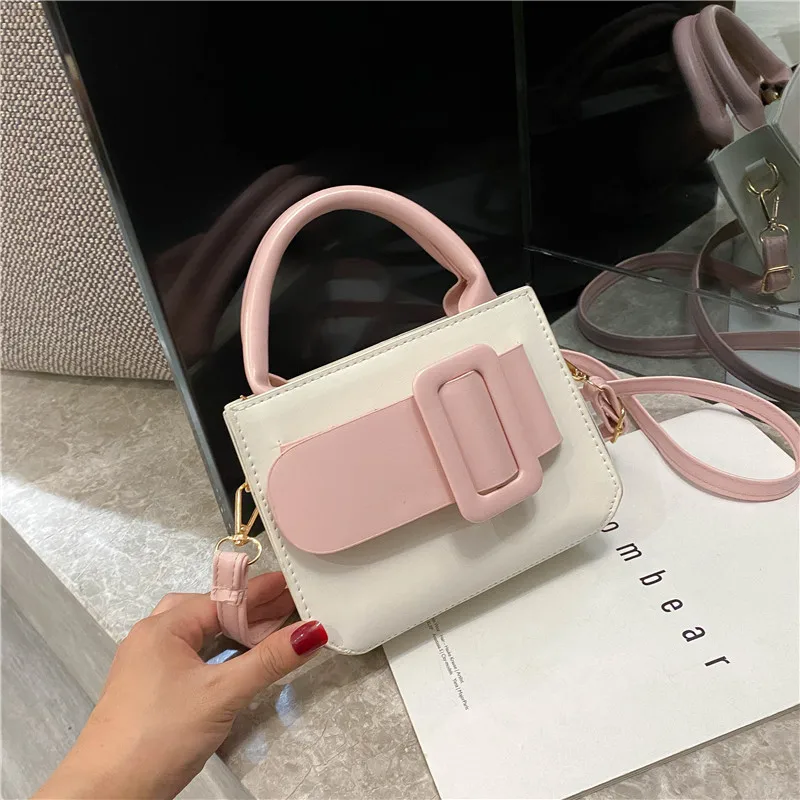 Женская сумка, новинка 2023, однотонная дамская сумка через плечо из искусственной кожи на молнии с клапаном и замком, корейские дамские сумочки
Женская сумка, новинка 2023, однотонная дамская сумка через плечо из искусственной кожи на молнии с клапаном и замком, корейские дамские сумочки