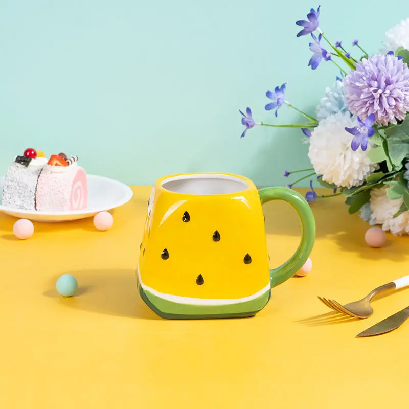 New Creativity Watermelon Mug High Capacity Cute Milk Coffee Ceramics Cup Personality Home Decoration Gift for Friend and Family 
New Creativity Watermelon Mug High Capacity Cute Milk Coffee Ceramics Cup Personality Home Decoration Gift for Friend and Family