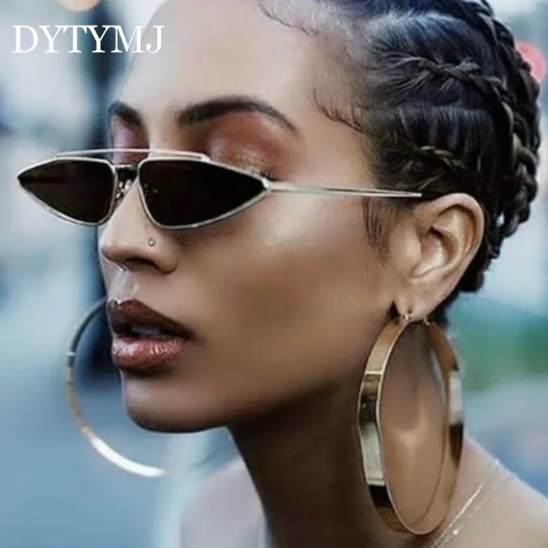 DYTYMJ 2020 Mirror Cateye Sunglasse Women Brand Designer Eyeglasses Women/Men Classic Glasses Women Retro Oculos De Sol UV400
DYTYMJ 2020 Mirror Cateye Sunglasse Women Brand Designer Eyeglasses Women/Men Classic Glasses Women Retro Oculos De Sol UV400