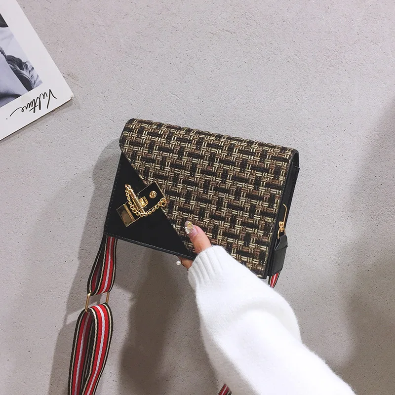 Retro Small Square Bag Women's 2019 New Style Korean-style Mini Wide-Strap Versatile Shoulder Oblique Bag
Retro Small Square Bag Women's 2019 New Style Korean-style Mini Wide-Strap Versatile Shoulder Oblique Bag
