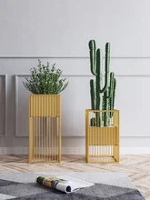 Nordic Floor Flower Stand Simple indoor iron Golden Flower Pot Shelf Balcony Bonsai Epipremnum Green Vegetation Display Rack 
Nordic Floor Flower Stand Simple indoor iron Golden Flower Pot Shelf Balcony Bonsai Epipremnum Green Vegetation Display Rack