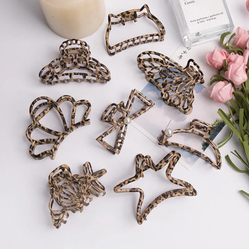 Hot Sale Leopard Pearl Claw Clip Large Barrette Crab Hair Claws Bath Clip Ponytail Clip For Women Girls Hair Accessories Gift
Hot Sale Leopard Pearl Claw Clip Large Barrette Crab Hair Claws Bath Clip Ponytail Clip For Women Girls Hair Accessories Gift