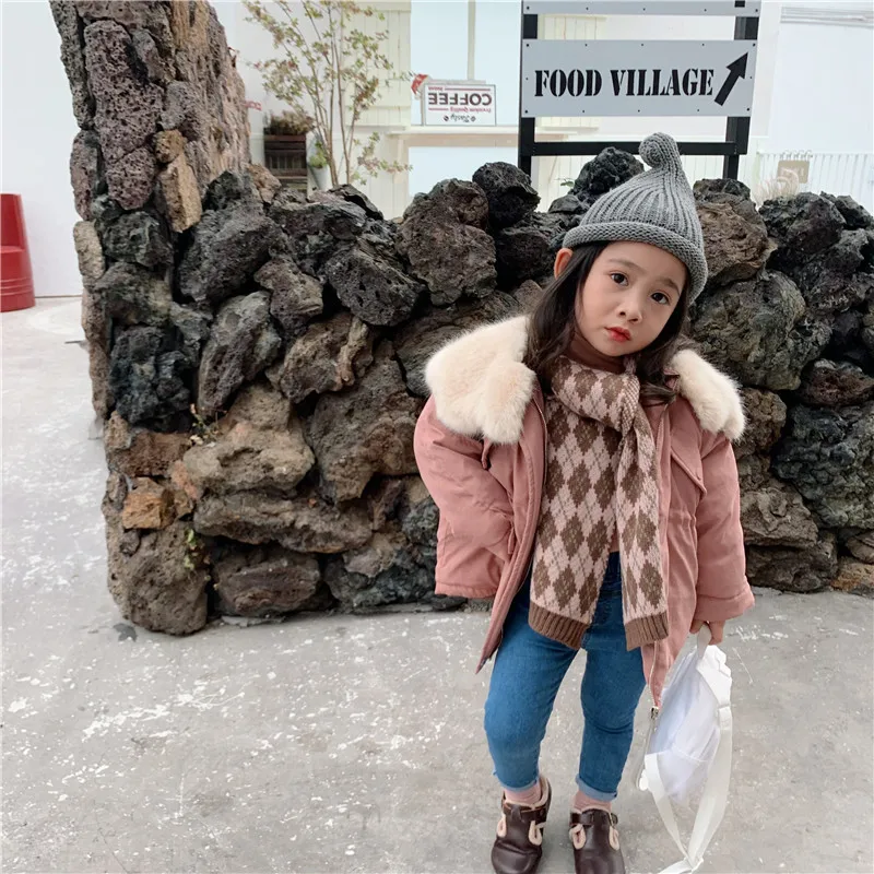 Winter girl's down coat New Arrival korean style thickened and warm cotton long style with big fur collar for fashion baby girls
Winter girl's down coat New Arrival korean style thickened and warm cotton long style with big fur collar for fashion baby girls