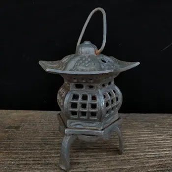 Antique Iron guardrail lamps, lighting appliances, film and television props, ancient oil lamps are of good quality
Antique Iron guardrail lamps, lighting appliances, film and television props, ancient oil lamps are of good quality