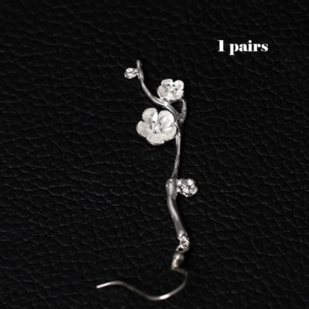 S925 Silver Earrings Design Retro Art Asymmetrical Section Plum Simple Personality Beautiful Earrings Female
S925 Silver Earrings Design Retro Art Asymmetrical Section Plum Simple Personality Beautiful Earrings Female