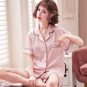 Simulation Silk Pajamas Ladies Summer Short-sleeved Shorts Two-piece Suit Ice Silk Thin Home Service
Simulation Silk Pajamas Ladies Summer Short-sleeved Shorts Two-piece Suit Ice Silk Thin Home Service
