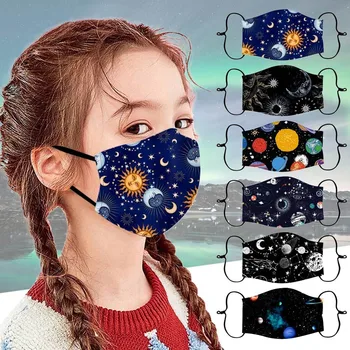 Children's Adjustable Windproof Reusable Printed Mask Mouth Caps Covers Stars and moon Print Cloth Washable mondmaskers 
Children's Adjustable Windproof Reusable Printed Mask Mouth Caps Covers Stars and moon Print Cloth Washable mondmaskers