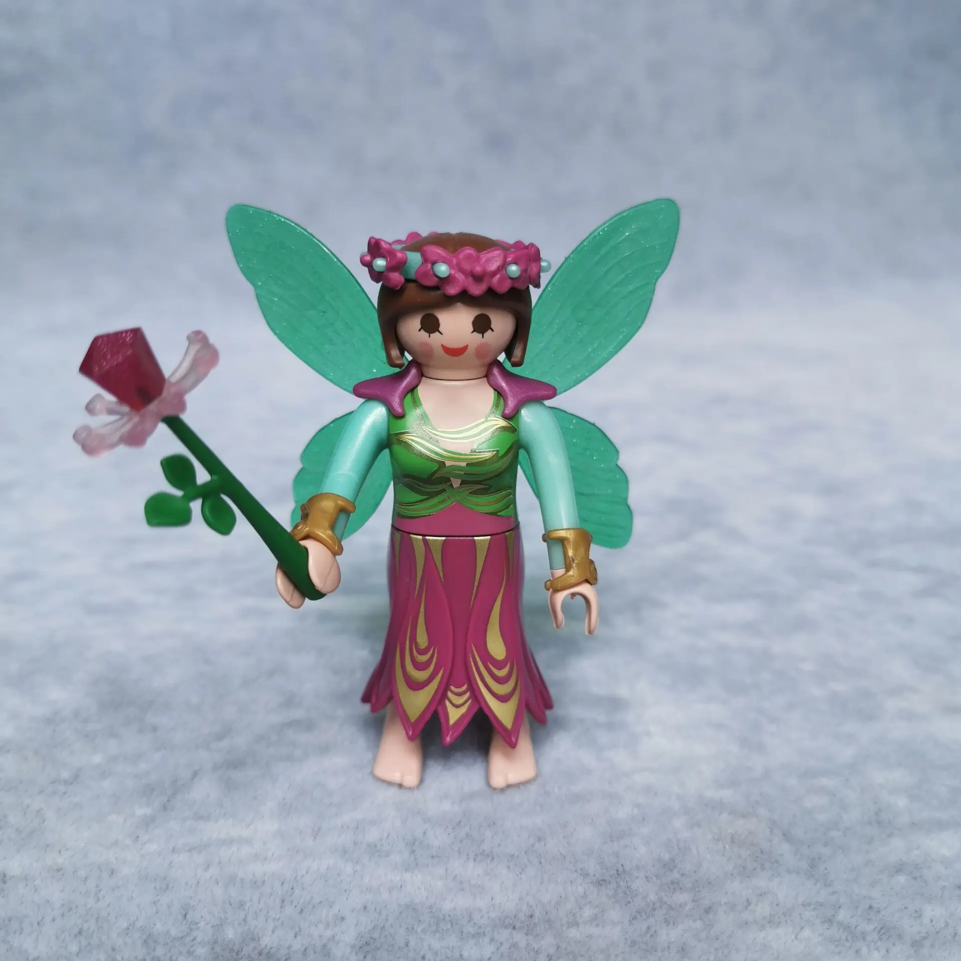 S15M011 7.5CM high quality of the original Beautiful faery princess Polly pocket building block
S15M011 7.5CM high quality of the original Beautiful faery princess Polly pocket building block