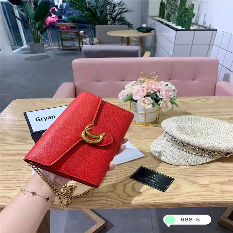 2019 new G leather wild chain bag wine god retro small bag star with the same paragraph shoulder diagonal clutch
2019 new G leather wild chain bag wine god retro small bag star with the same paragraph shoulder diagonal clutch
