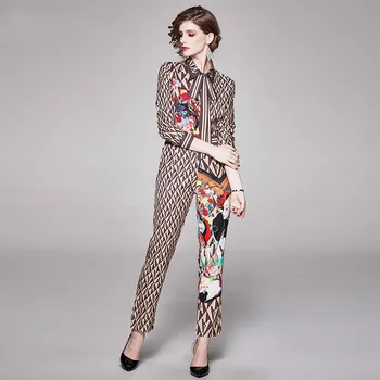 Fashion Runway Vintage Suit Women's 2 Piece Sets Vacation Floral Letter Print Bow Shirt Blouse + Pocket Full Trousers Pants Sets
Fashion Runway Vintage Suit Women's 2 Piece Sets Vacation Floral Letter Print Bow Shirt Blouse + Pocket Full Trousers Pants Sets