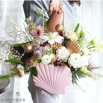 Sweet waterproof flower arrangement box floral decoration gift box for hand held flower basket
Sweet waterproof flower arrangement box floral decoration gift box for hand held flower basket