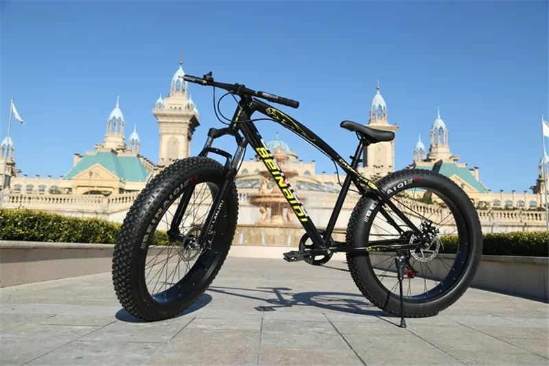 Snowmobile 4.0 plus wide tire shock absorption mountain bike 26 inch double disc brake beach road vehicle
