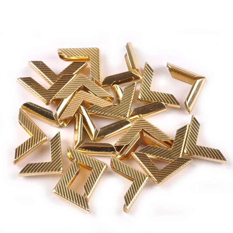 17x17x3mm 50pcs Golden Striped Corner Protector For Scrapbooking Accessories Metal Book Corners DIY Menus Folders Decor C2583
17x17x3mm 50pcs Golden Striped Corner Protector For Scrapbooking Accessories Metal Book Corners DIY Menus Folders Decor C2583