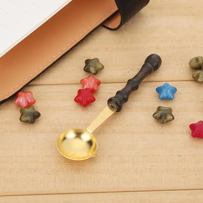 1pc Anti-Hot Creative Wax Stamp Seal Spoon for Christmas Invitation Card Decoration Vintage Wood Handle Retro Sealing Wax Spoon
1pc Anti-Hot Creative Wax Stamp Seal Spoon for Christmas Invitation Card Decoration Vintage Wood Handle Retro Sealing Wax Spoon