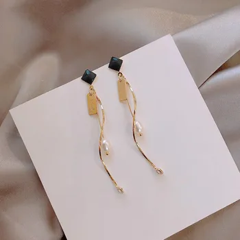 2019 South Korean New Simple Spiral Pearl Long Tassel Earrings Fashionable Elegant Female Earrings
2019 South Korean New Simple Spiral Pearl Long Tassel Earrings Fashionable Elegant Female Earrings