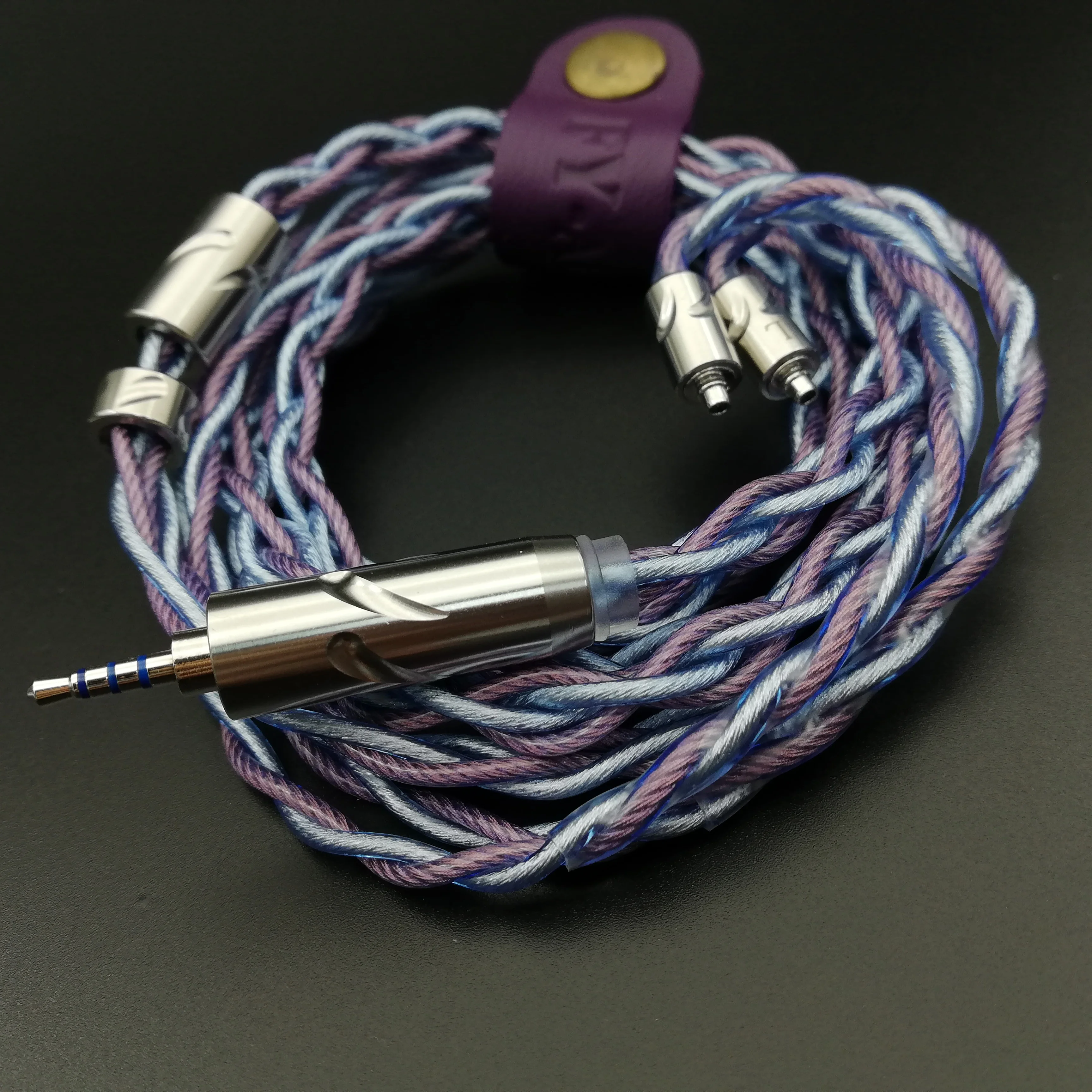 Hiclass 4 Core LITZ Single Crystal Copper Graphene Earphone Cable High Quality HIFI Headphone upgrade line MMCX 0.78 PIN Cable
Hiclass 4 Core LITZ Single Crystal Copper Graphene Earphone Cable High Quality HIFI Headphone upgrade line MMCX 0.78 PIN Cable