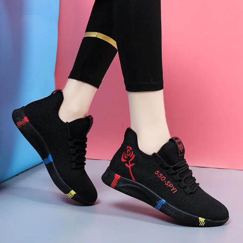 New old Beijing cloth shoes women's walking shoes soft bottom non-slip breathable net shoes fashion casual shoes
New old Beijing cloth shoes women's walking shoes soft bottom non-slip breathable net shoes fashion casual shoes