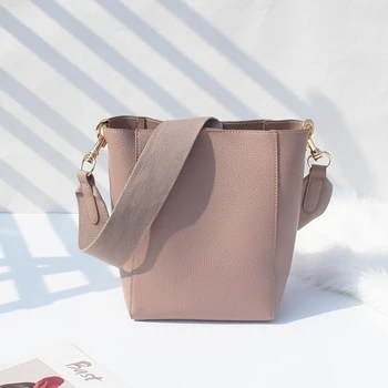 ins super fire women's bag 2020 new wave fashion wideband bucket bag portable messenger bag mother bag large bag
ins super fire women's bag 2020 new wave fashion wideband bucket bag portable messenger bag mother bag large bag