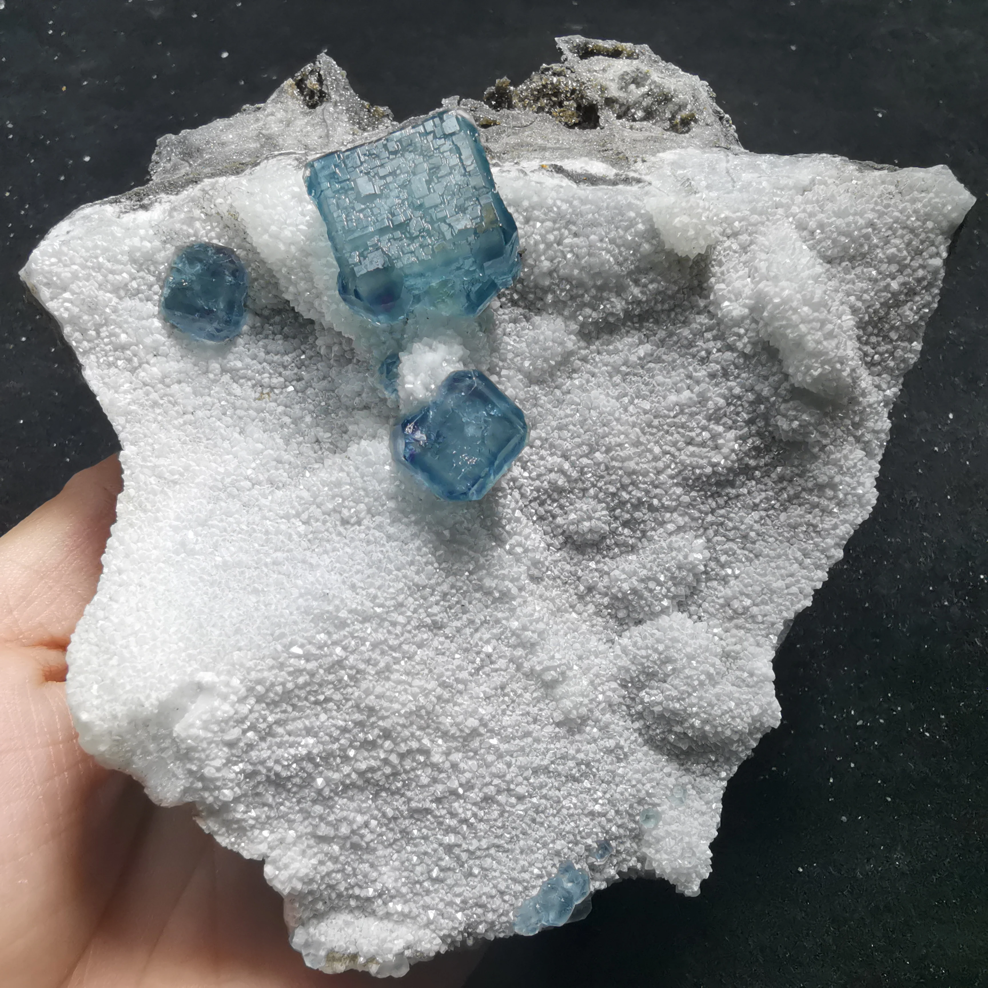 393.5g100% natural rare blue green fluorite cluster mineral crystal specimen stone and Crystal Healing Crystal
393.5g100% natural rare blue green fluorite cluster mineral crystal specimen stone and Crystal Healing Crystal