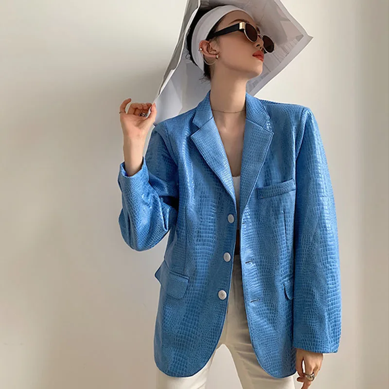 Женский блейзер из искусственной кожи под кожу крокодила 
Женский блейзер из искусственной кожи под кожу крокодила