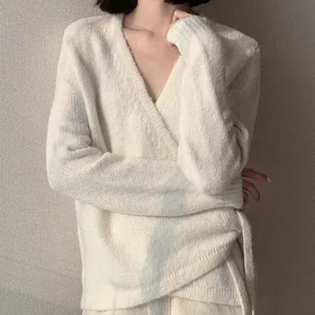 Solid Color Women Knitted Wrap Sweater V-neck Lace-up Cross Loose Long Sleeve 2020 Spring Female Knitwear Cardigan
Solid Color Women Knitted Wrap Sweater V-neck Lace-up Cross Loose Long Sleeve 2020 Spring Female Knitwear Cardigan