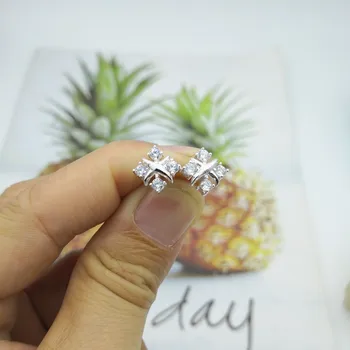 Sterling silver 925 classic popular original fashion cross inlaid zircon ladies earrings jewelry holiday gift 
Sterling silver 925 classic popular original fashion cross inlaid zircon ladies earrings jewelry holiday gift