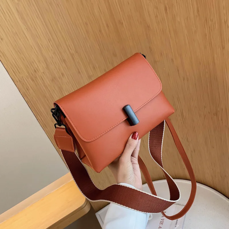 Wide strap Shoulder bags for women Crossbody Bags 2020 Solid Color Lady messenger Bag Small PU Leather Ladies Handbags white
Wide strap Shoulder bags for women Crossbody Bags 2020 Solid Color Lady messenger Bag Small PU Leather Ladies Handbags white