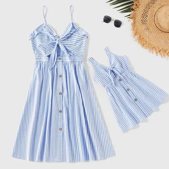 2020 New Women Baby Dress Family Look Fashion Stripe Dresses Mother Daughter Dress Family Matching Outfits Mommy and Me Clothes
2020 New Women Baby Dress Family Look Fashion Stripe Dresses Mother Daughter Dress Family Matching Outfits Mommy and Me Clothes