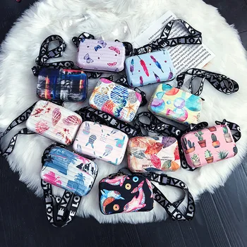 2020 New Trend Mini Phone Bag Square Box Wide Shoulder Strap Single Shoulder Diagonal Women Bag
2020 New Trend Mini Phone Bag Square Box Wide Shoulder Strap Single Shoulder Diagonal Women Bag