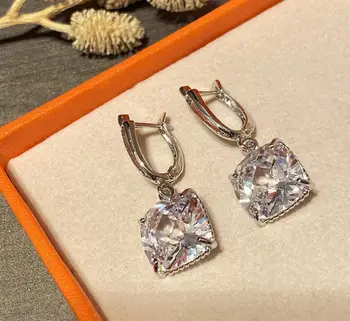 Large zircon pendant earrings small delicate zircon simple women crystal ear accessories
Large zircon pendant earrings small delicate zircon simple women crystal ear accessories