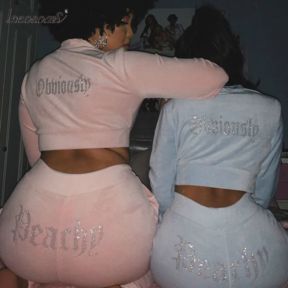 Winter Velvet Crop Jacket and Tracksuit Joggers Two Piece Set with Diamante Rhinestones Jogging Suits for Women
Winter Velvet Crop Jacket and Tracksuit Joggers Two Piece Set with Diamante Rhinestones Jogging Suits for Women