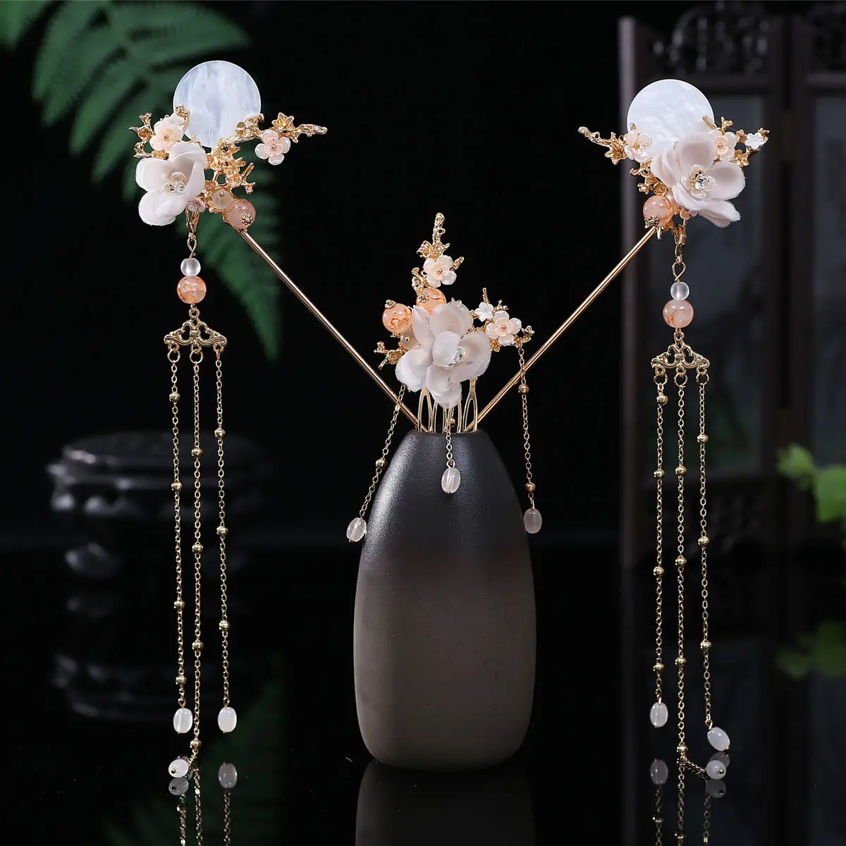 Hanfu headdress full set of ancient style hairpin Chinese style classical simple hair accessories ancient costume step-shaking
Hanfu headdress full set of ancient style hairpin Chinese style classical simple hair accessories ancient costume step-shaking